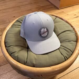 Travis Matthew fitted golf hat S/M